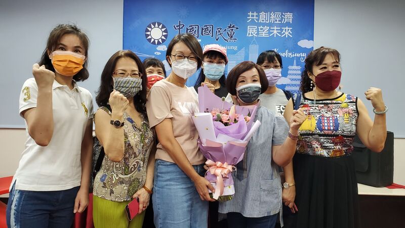 漾新聞|影》童燕珍率婦女幼教界為柯志恩連線送暖 柯首露面表感謝