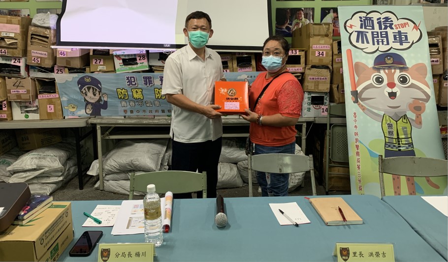 ▲分局長楊川加碼有獎徵答,現場氣氛嗨到爆! (圖/台中市警察局 提供)