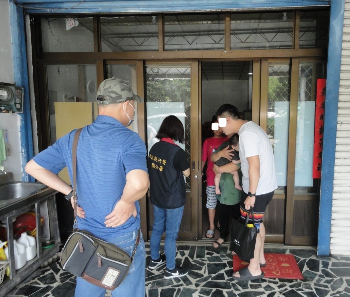 12歲童欠繳使用牌照稅?桃園分署找上門驚見是家暴受害者 21 黃00現場查訪 2