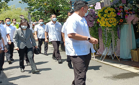 蔡英文前往游振亮靈前上香致意 肯定其為民主運動的貢獻