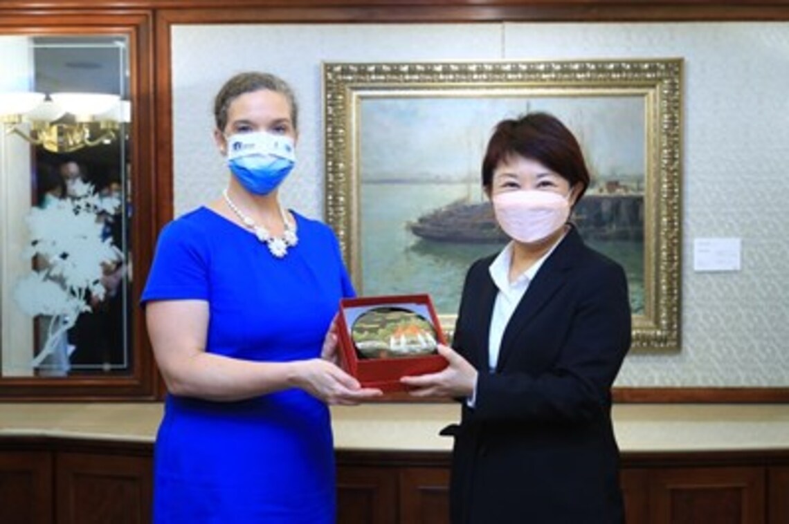 美國在台協會孫曉雅處長首訪台中 盧市長盼女力攜手促進台美合作