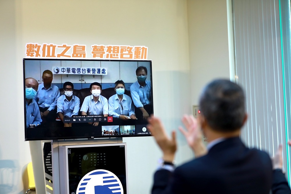 蘭嶼弱勢家庭逾3成網路不穩定 台灣世界展望會打造數位之島 54 S 33431780
