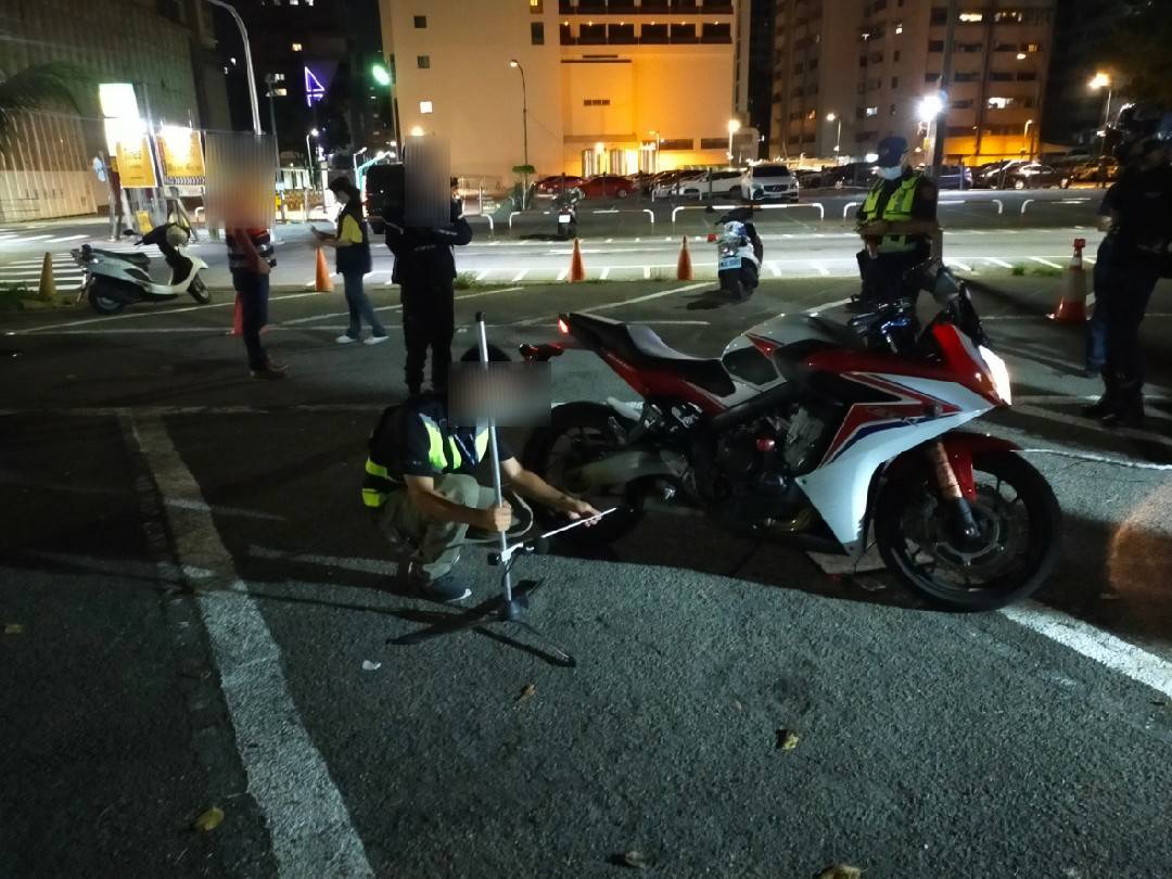 ▲改裝噪音車除當場開罰外，並應依指定時間完成複查 (圖/台中市警察局 提供)