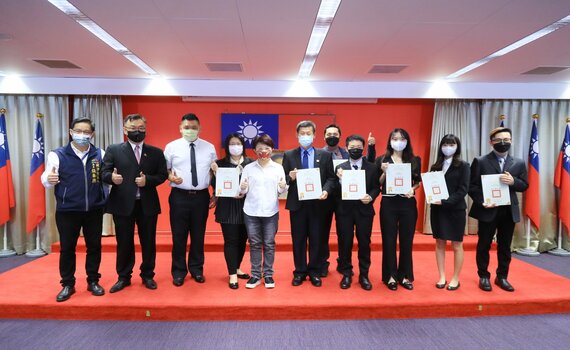 台中市民德國紐倫堡國際發明賽獲獎 盧市長頒「榮譽獎章」表揚