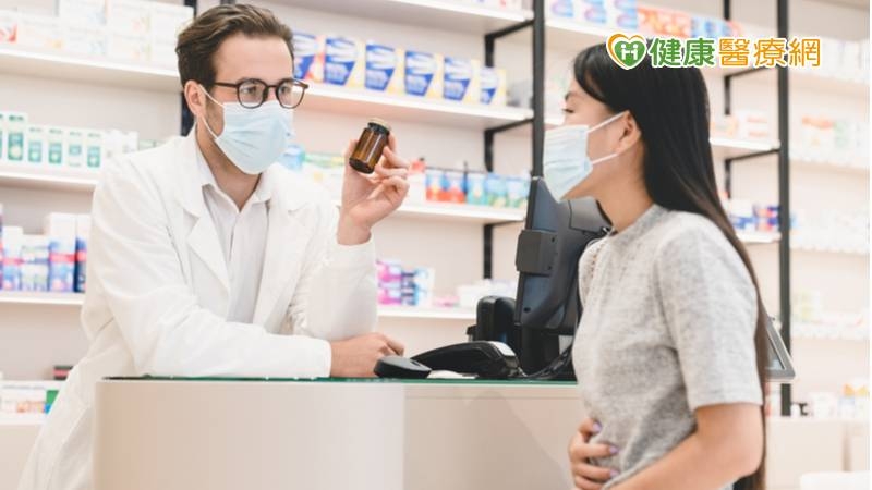 抗生素+腸胃藥治新冠? 藥師出面打臉