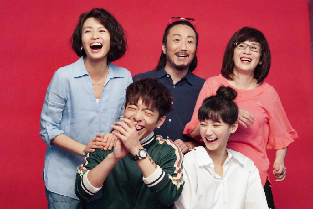 港式英語笑彈連發、片尾彩蛋不錯過!港影闔家辣7/22辣辣上映 55 New Project 25 1