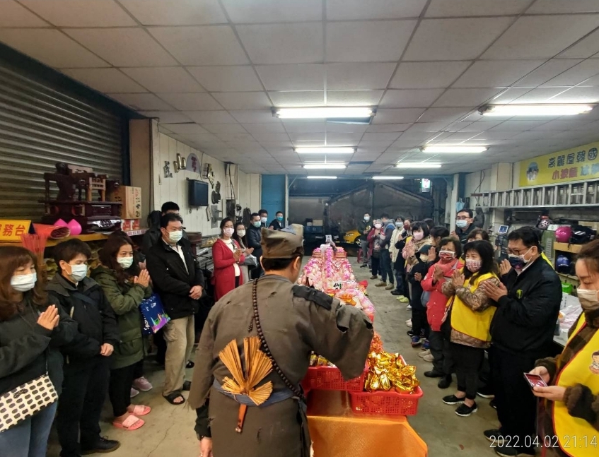 圖片說明:眾多信眾參與祈福觀音聖誕補金庫。(記者林艷林攝)