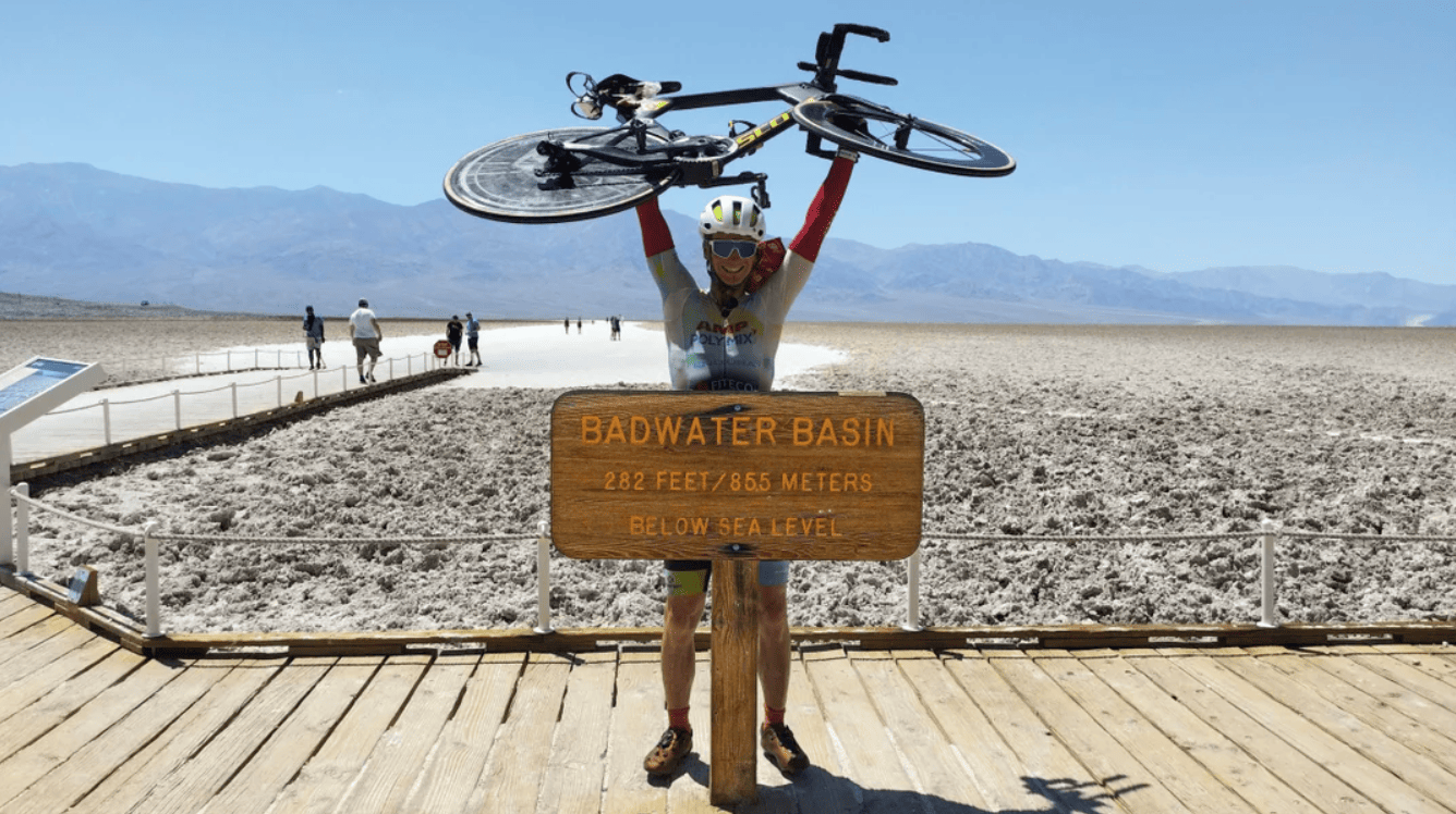Ludovic Chorgnon 在美國加利福尼亞死亡谷(Death Valley)自行完成一場全程超鐵距離。圖片來源:triathlete