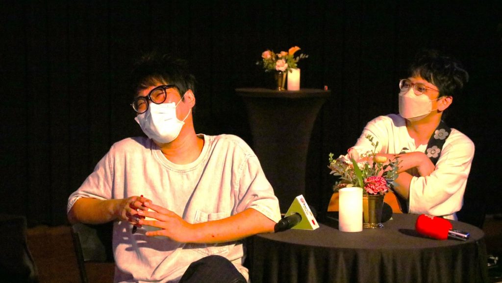 編劇馮勃棣、作曲日京江羽人在藝術交流座談中的畫面(圖/陳惠玲攝影)