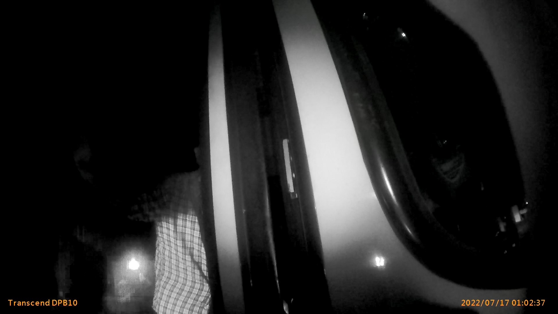 圖:警方協助開車門排除救援