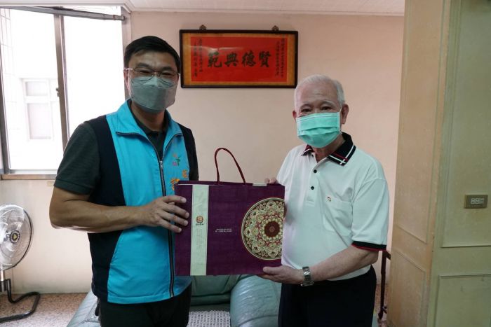 張傳鏞獲選模範父親 鹿港鎮長許志宏讚:實至名歸