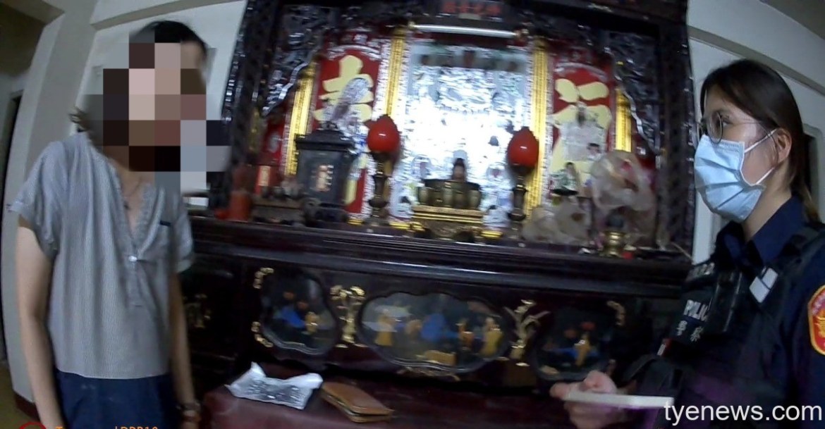 失智翁迷途2公里徘徊超商前 八德暖警助平安返家 23 S 3203083