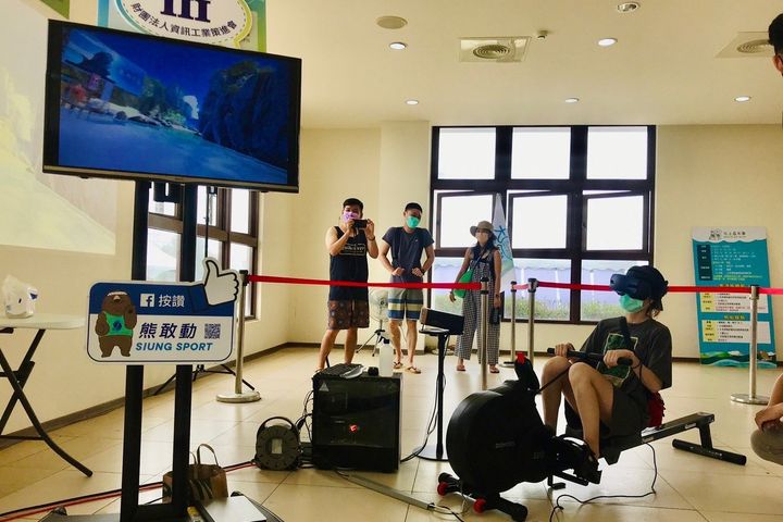 大鵬灣元宇宙版的「VR體感獨木舟」科技新體驗。 圖:大鵬灣國家風景區管理處/提供