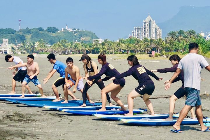 旗津黑沙玩藝節驚喜加碼 65米氣墊滑水道暑期五六日免費玩!