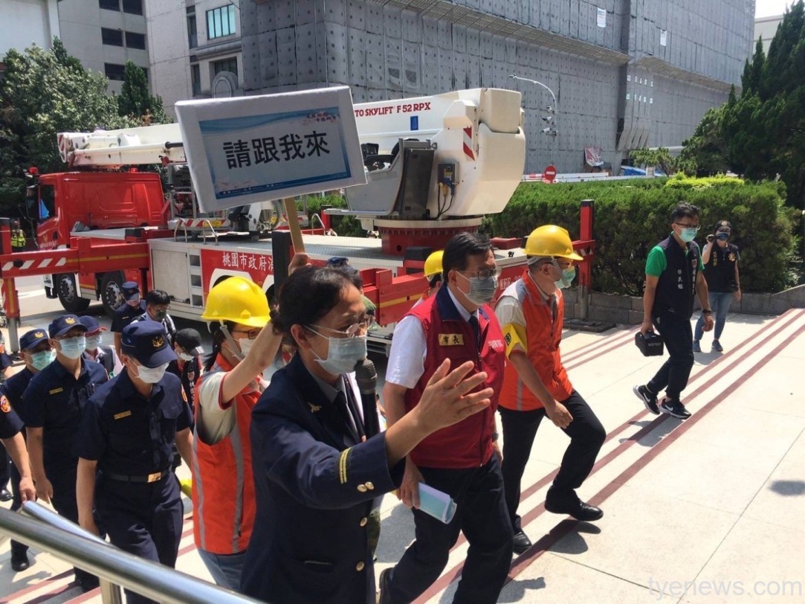 【有片】萬安45號演習 桃警實施人車管制模擬避難疏散 27 S 109027343