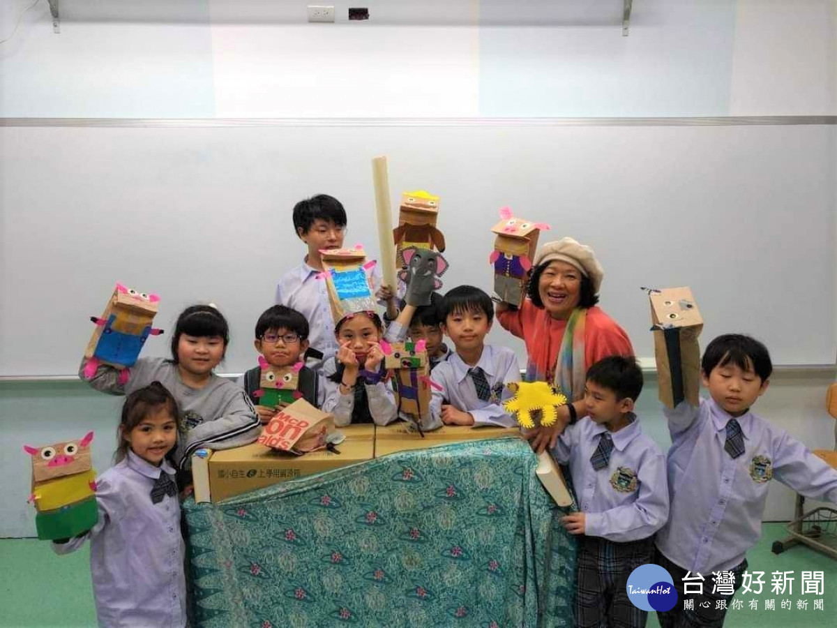 臺中市南屯區永春國民小學退休主任王陳雪霞。
