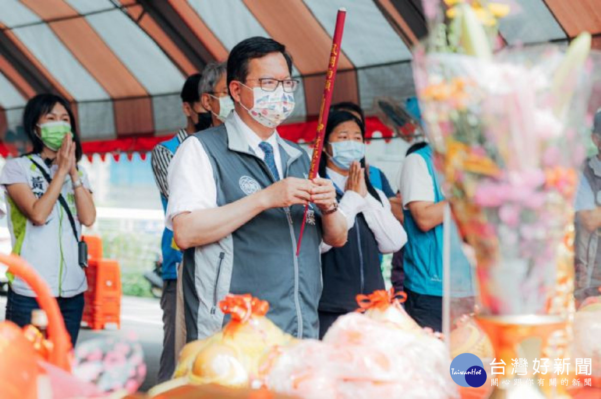 鄭市長與貴賓一同祈求「同安綠水巷工程」開工順利。<br /><br /> <br /><br /> 