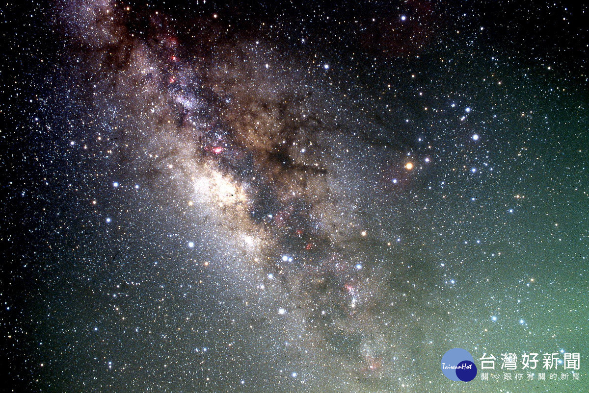 夜間有觀賞銀河星空活動。( 杉林溪園區提供)