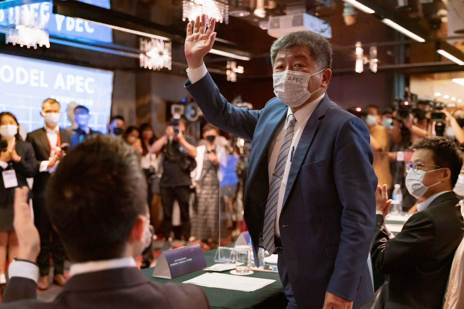 陳時中、黃珊珊同台活動 何志偉酸:蔣萬安又缺席了 42 民進黨台北市長候選人 陳時中