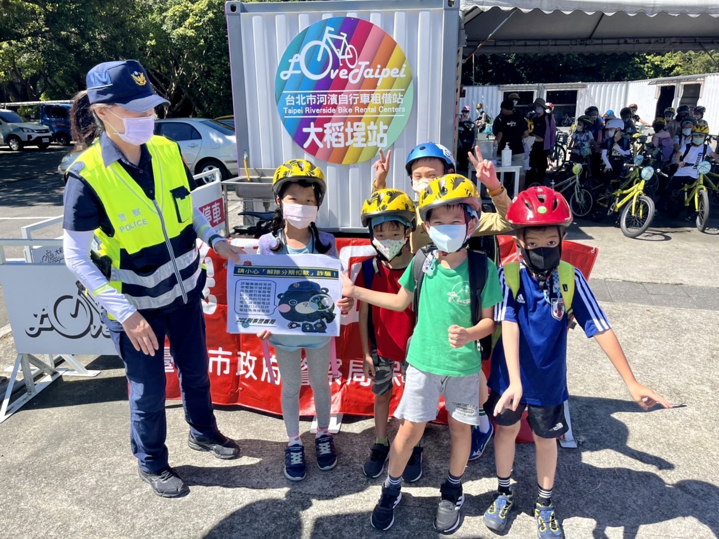 圖:保大警宣導青少年不要在暑期涉足不良場所、危險駕車等偏差行為。