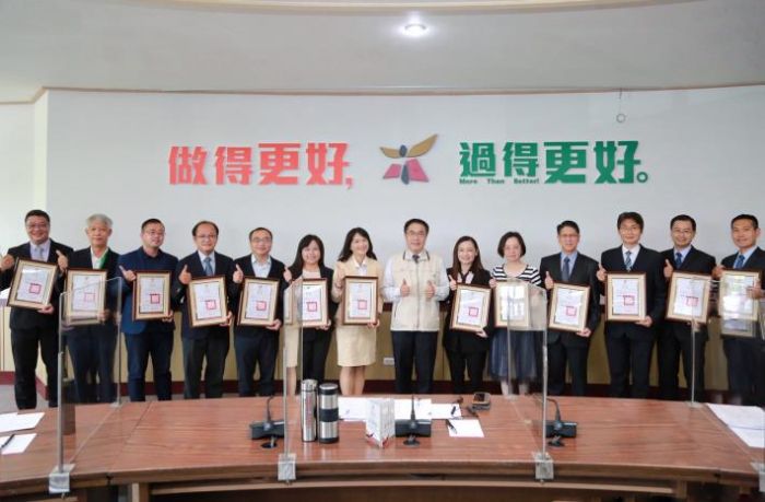 台南市表揚111年模範公務人員