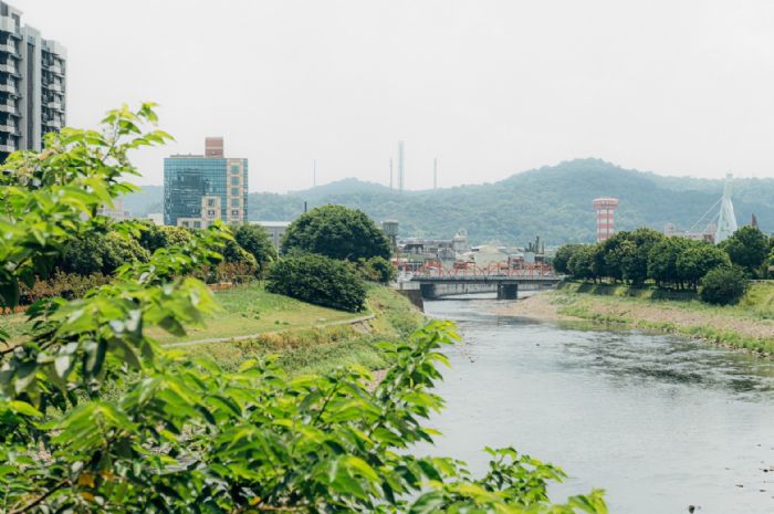 翻轉後巷黑水溝成為生態親水空間 桃市府打造同安綠水巷