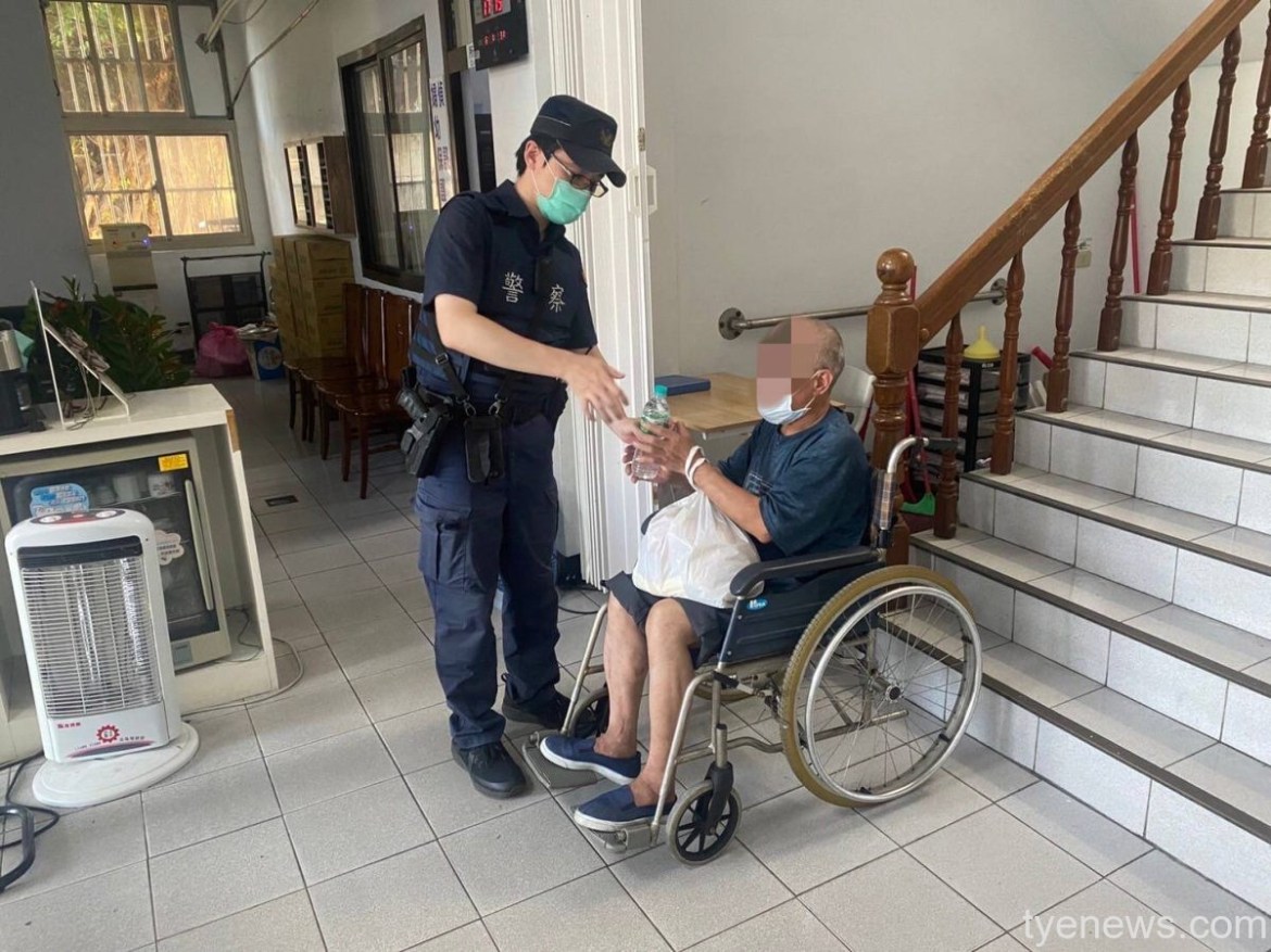 6旬翁無家可歸原因曝光引鼻酸 大園暖警攜手社會局助安置 21 161217 scaled