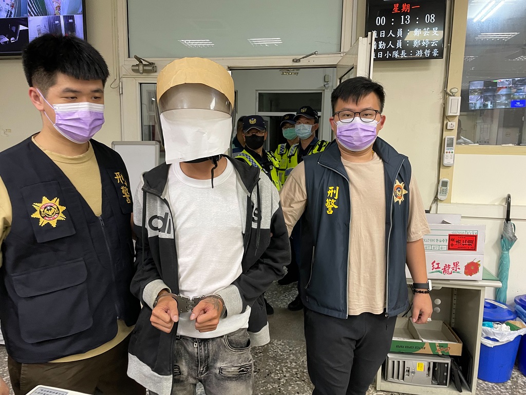 圖片說明：臺中市政府警察局霧峰分局速偵破大里槍擊案並移請臺中地方檢察署接續偵辦。(記者謝榮浤翻攝) 