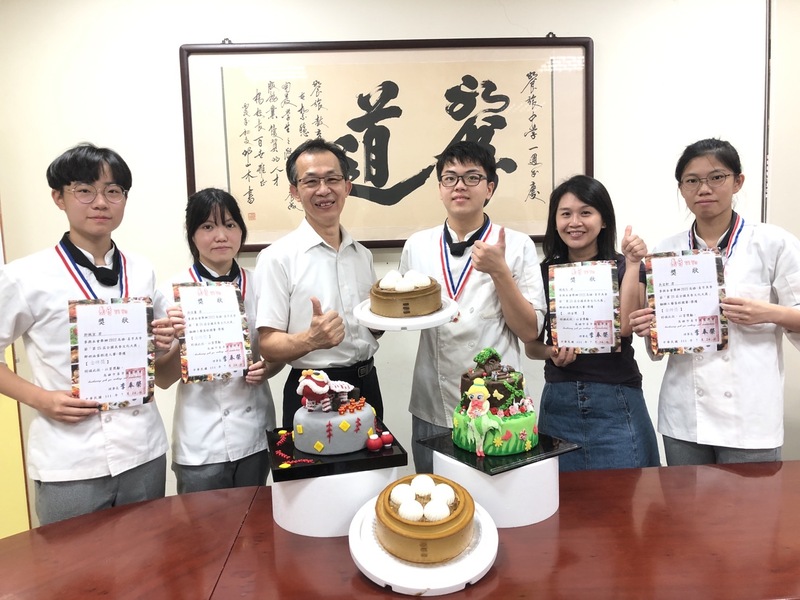 漾新聞|小籠包造型其實是西式糕點 高餐大附中賴禹辰創意思維易牙節摘特金