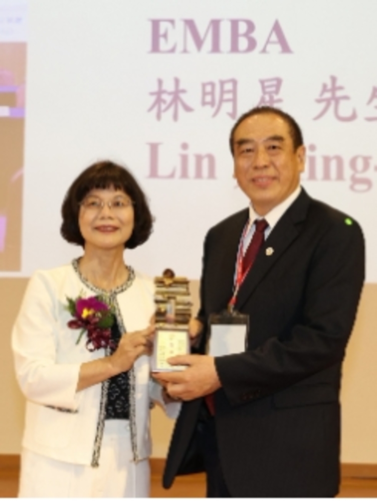漾新聞|逆境中成長成為點燈人 林明星獲選高雄大學傑出校友