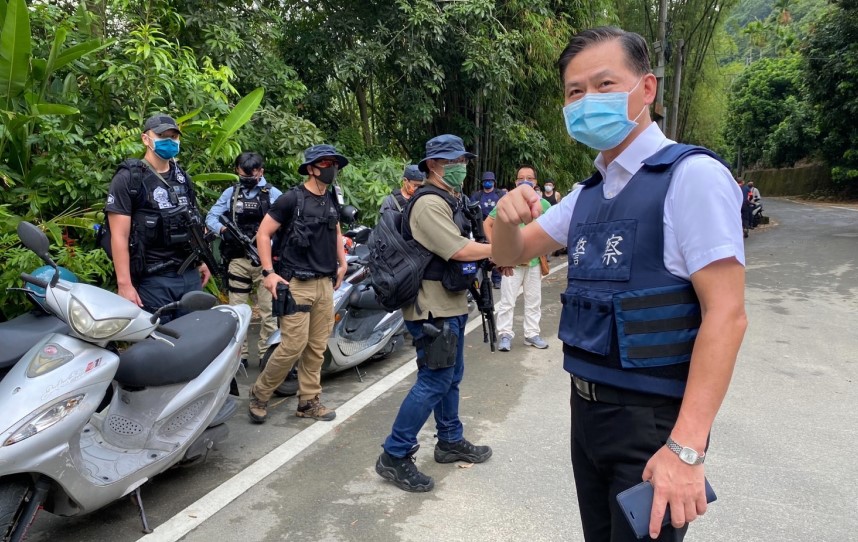 ▲潭子滷味攤老闆遭人開槍倒地一案,警方在太平區尋獲犯案車輛,持續搜山緝凶中 (圖/台中市警察局 提供)