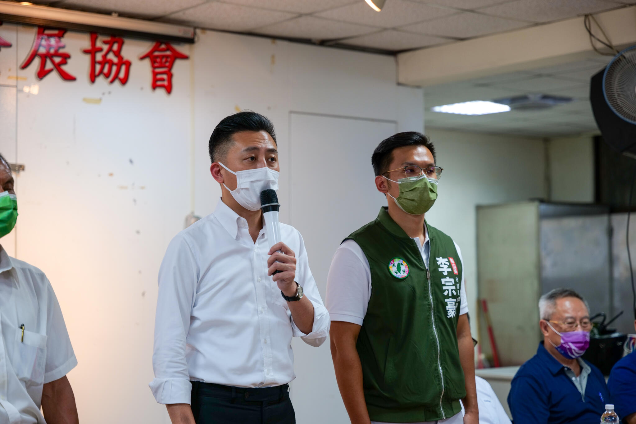 李宗豪提龜山區蓋捷運!林智堅承諾棕線不會淪為「終線」 36 民進黨桃園市長候選人林智堅 市議員候選人李宗豪