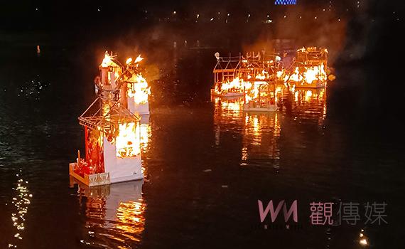 農曆七月鬼門開 宜蘭城施放水燈