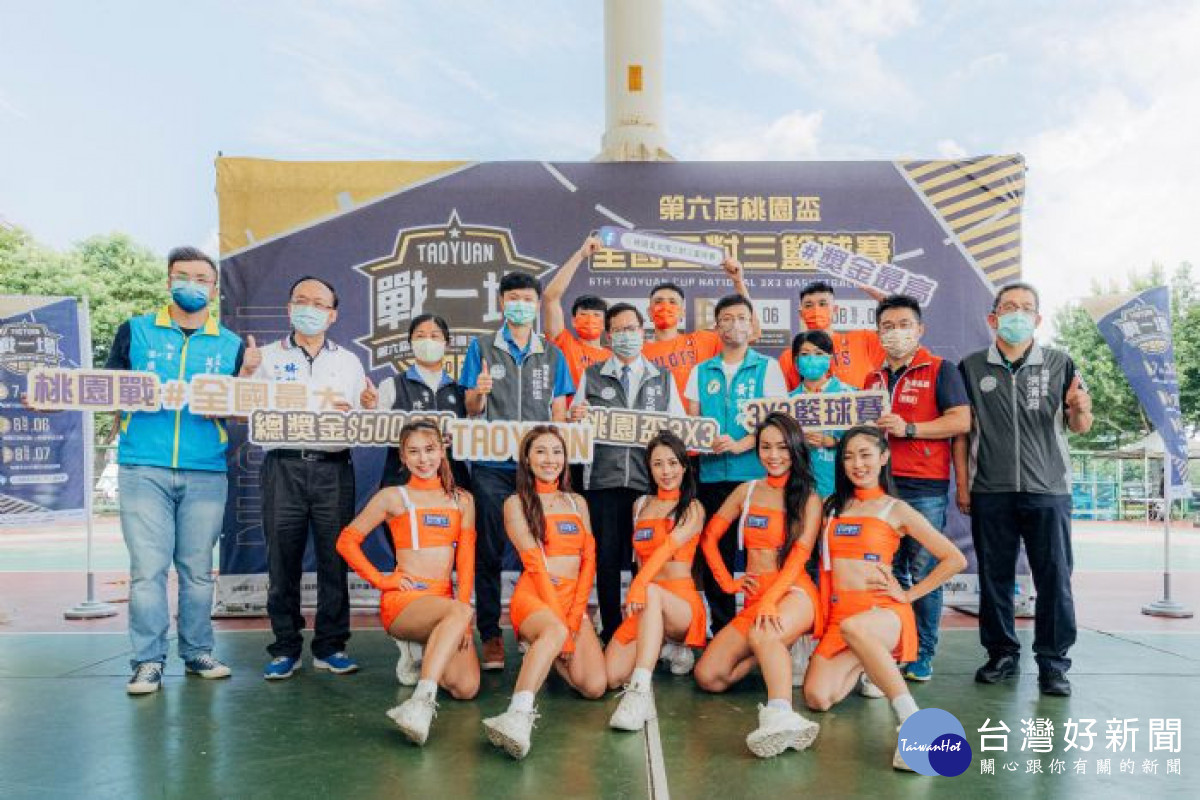 大合照。<br /><br /> <br /><br /> 