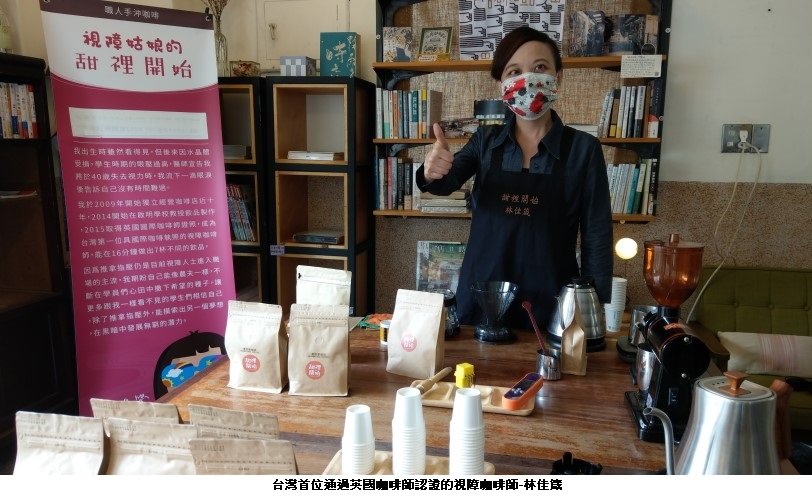 可能是 1 人和室內的圖像