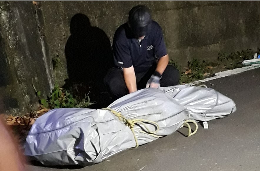 ▲警方於山區陡坡處尋獲開槍犯嫌,槍手已成冰冷遺體 (圖/台中市警察局 提供)