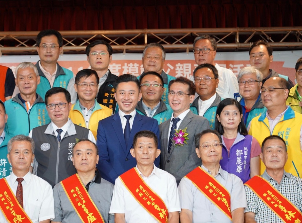 林智堅出席模範父親表揚活動 與民眾熱情打招呼 24 232f9efc b0d0 453a 9b2a 1ca1b02515c0
