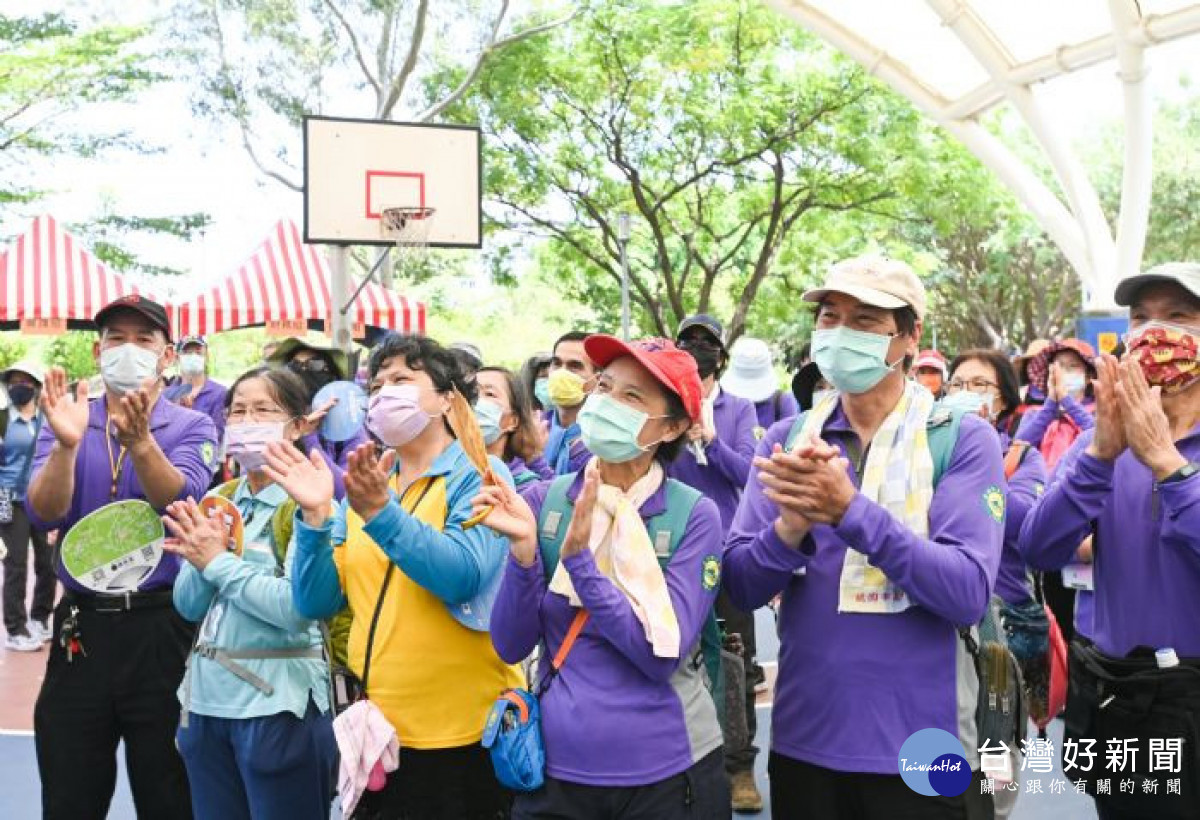 約有1,000人加入健走,參與情況相當踴躍。