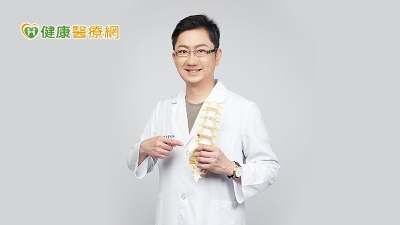 走路走不遠就想休息? 長輩都該當心脊椎退化