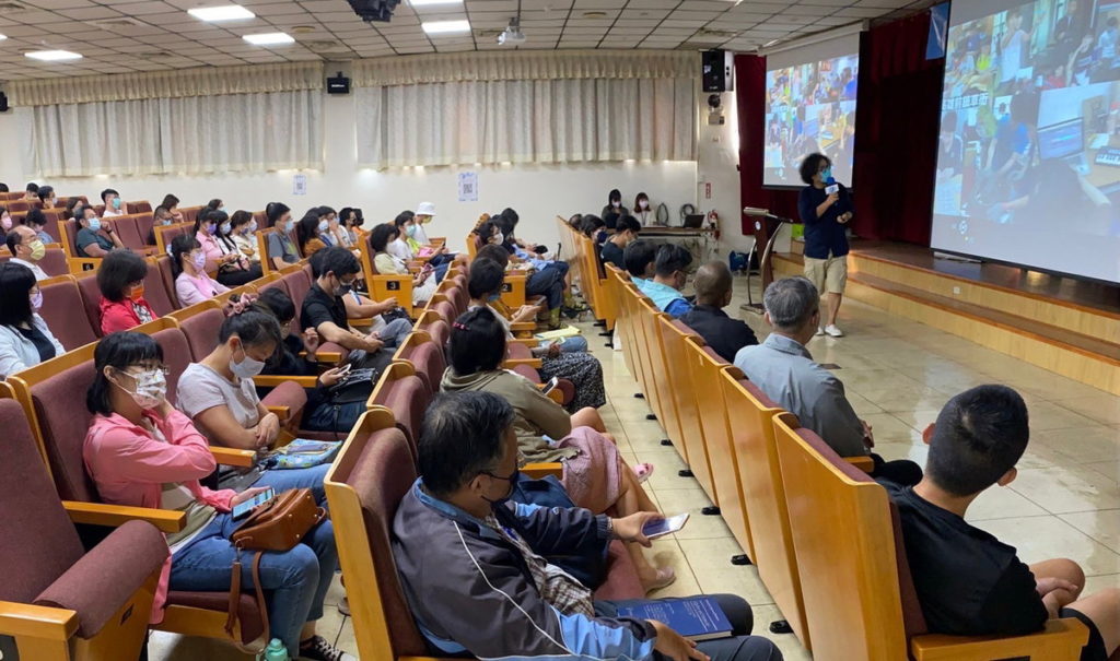 雜學校蘇仰志校長、見域工作室吳君薇共同創辦人主講「教育設計新維度」