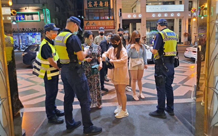 ▲配合警政署,中市警執行擴大臨檢專案勤務 (圖/台中市警察局 提供)
