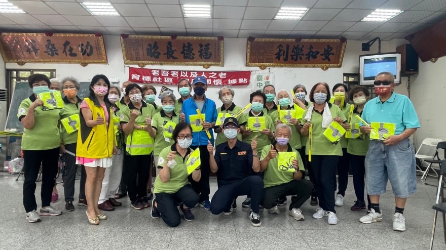 ▲中市警首度配合交通部路老師,深入社區舉辦高齡者交通安全宣導 (圖/台中市警察局 提供)