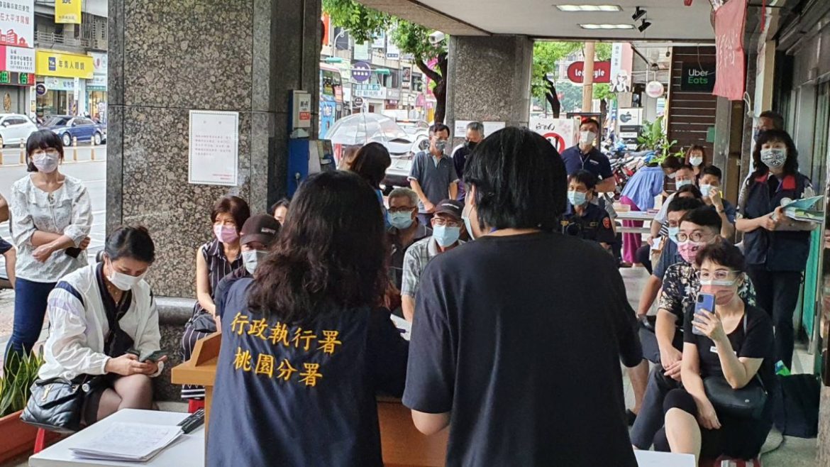 雨天澆不熄熱情!桃園分署8月聯合拍賣 國庫進帳逾2302萬 2 1659430842081 scaled