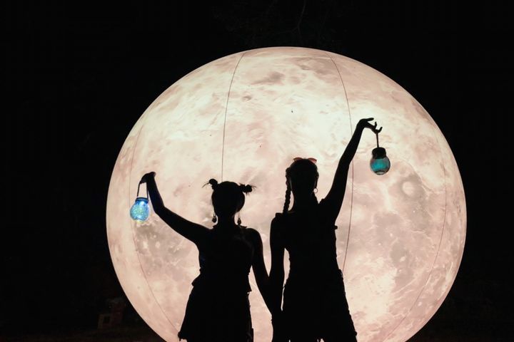 超吸睛!金門星光節絢麗開展 侏儸紀恐龍熱潮再現