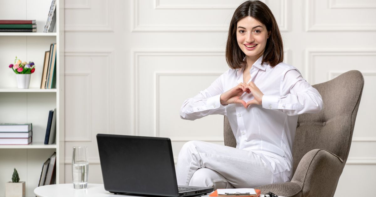 1200-psychologist-cute-young-professional-brunette-lady-providing-online-sessions-sending-love