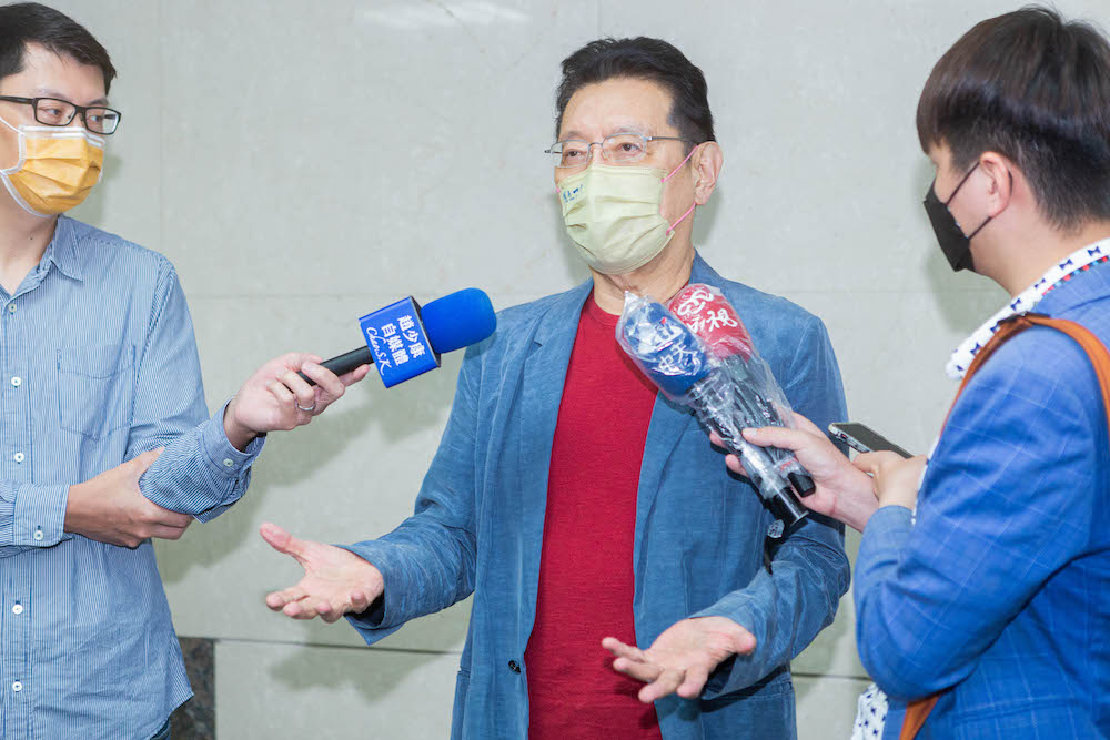 【裴洛西訪台】趙少康問:美國出兵保衛台灣?民進黨放棄台獨? 48 資深媒體人趙少康拋出兩問,一問美國眾議長裴洛西,如果中國大陸武力犯台,美國會不會出兵保衛台灣、捍衛台灣這個「民主政體」?二問總統蔡英文會不會宣布民進黨放棄台獨?