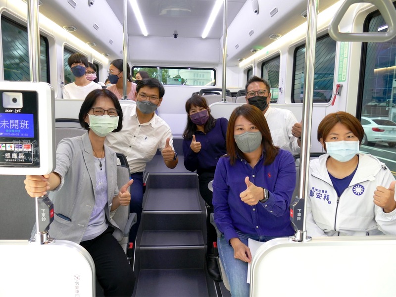 漾新聞|議會交通委員會考察電動公車與輕軌