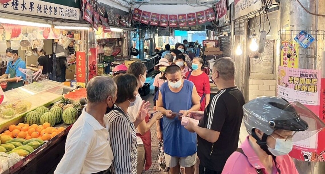 半價銅板購活動帶動業績成長 經發局持續優化市集設施 營造消費好環境