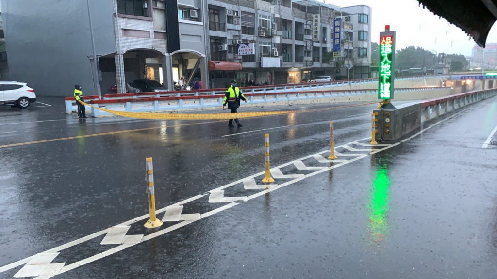 興業西路地下道