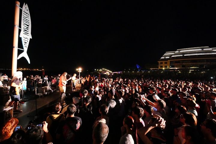 仲夏時節暢遊淡水 漁人舞台獨立音樂嗨翻